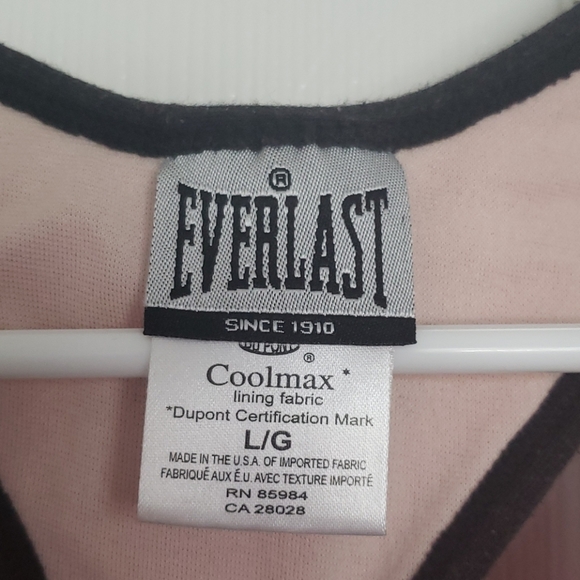 Workout crop top tank w/ built in bra - Picture 4 of 4